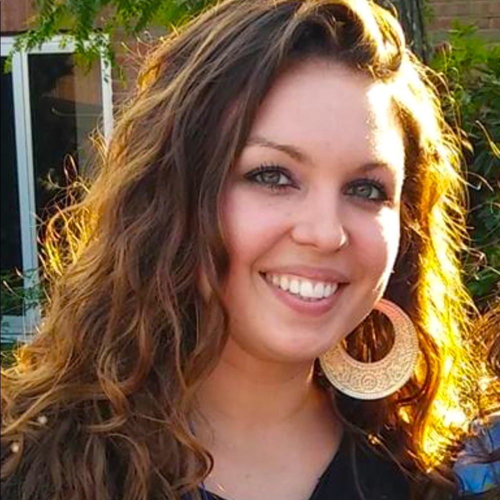 Meet your Posher, Danielle